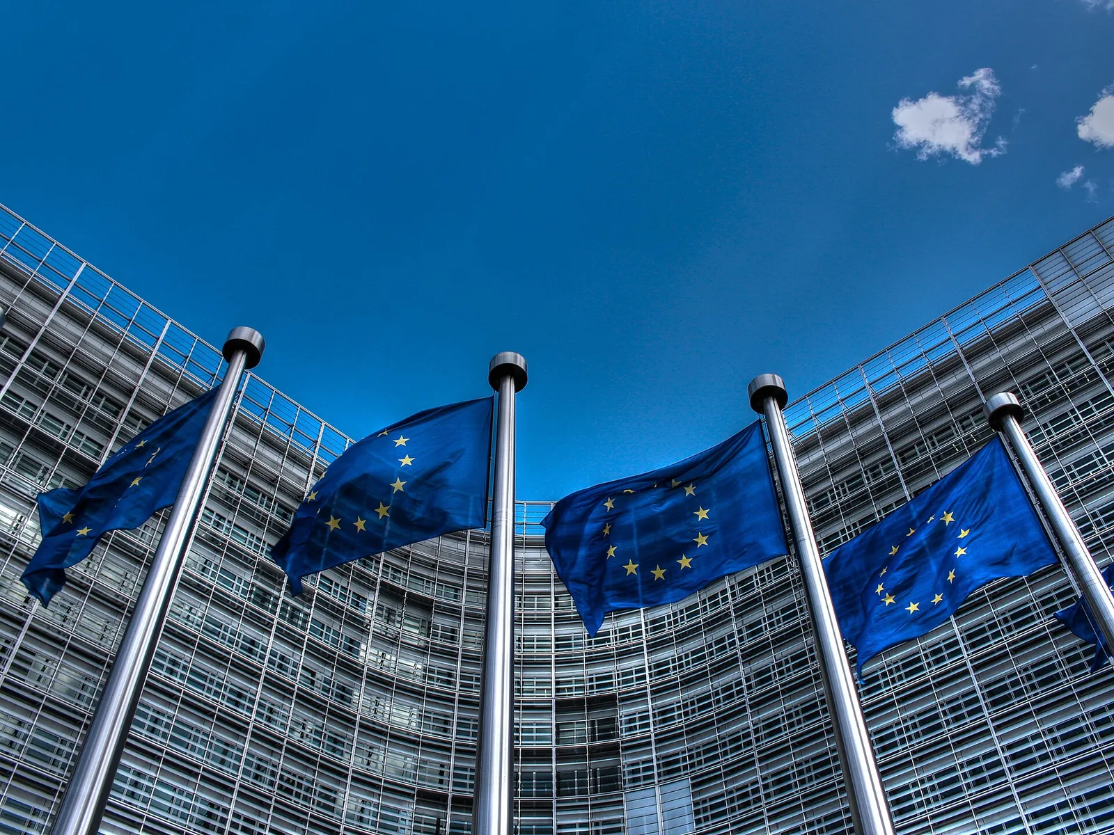 Zastave Europske unije ispred zgrade Berlaymont u Bruxellesu